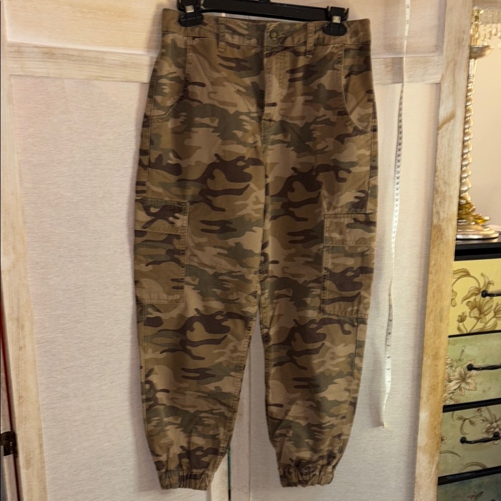 Zara Women's Camo Cargo Jogger Pants - Olive Green Brown